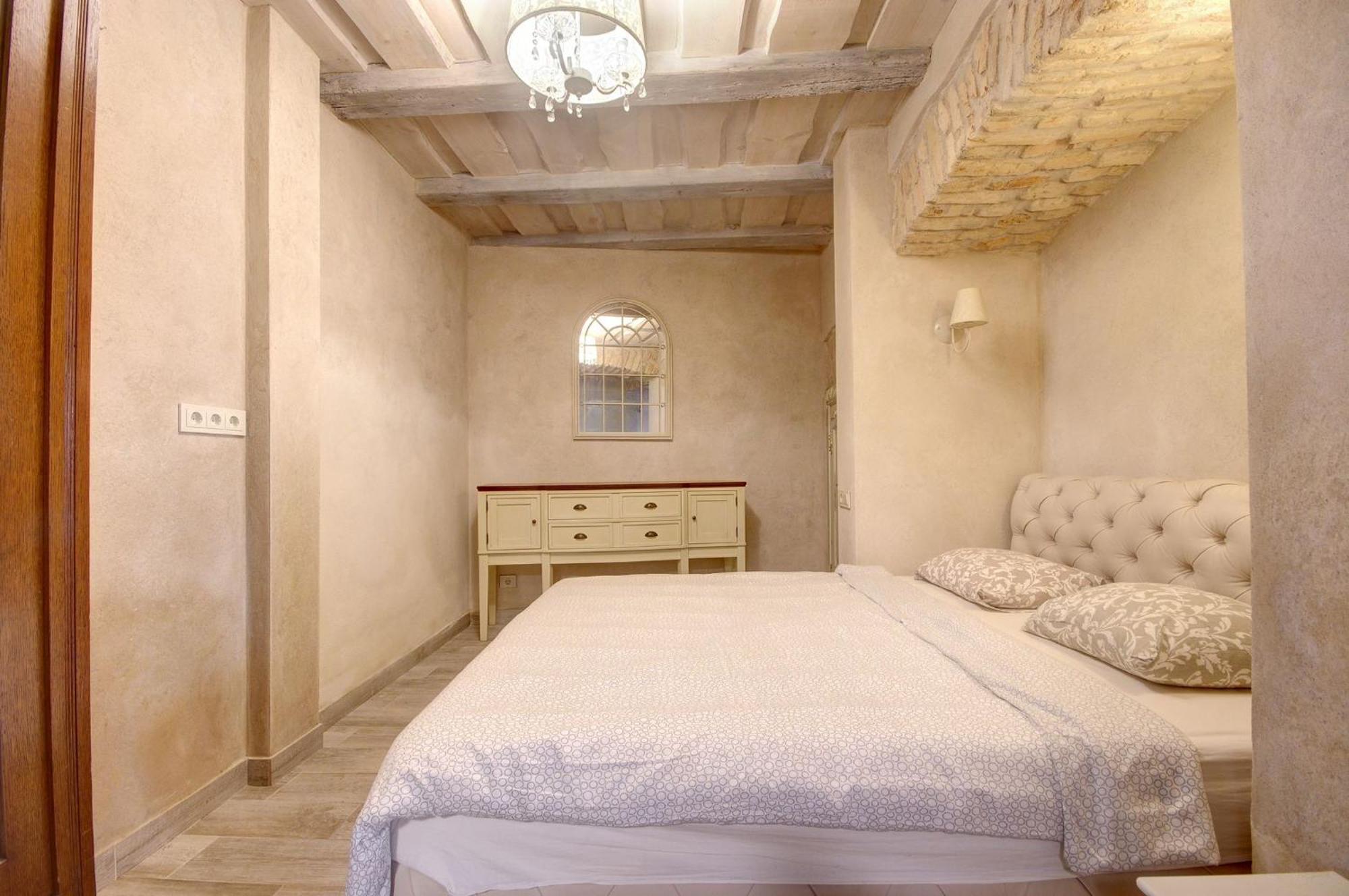 Historical Apartments X Free Parking Self Check In 24X7 By H&H VNO Exterior foto