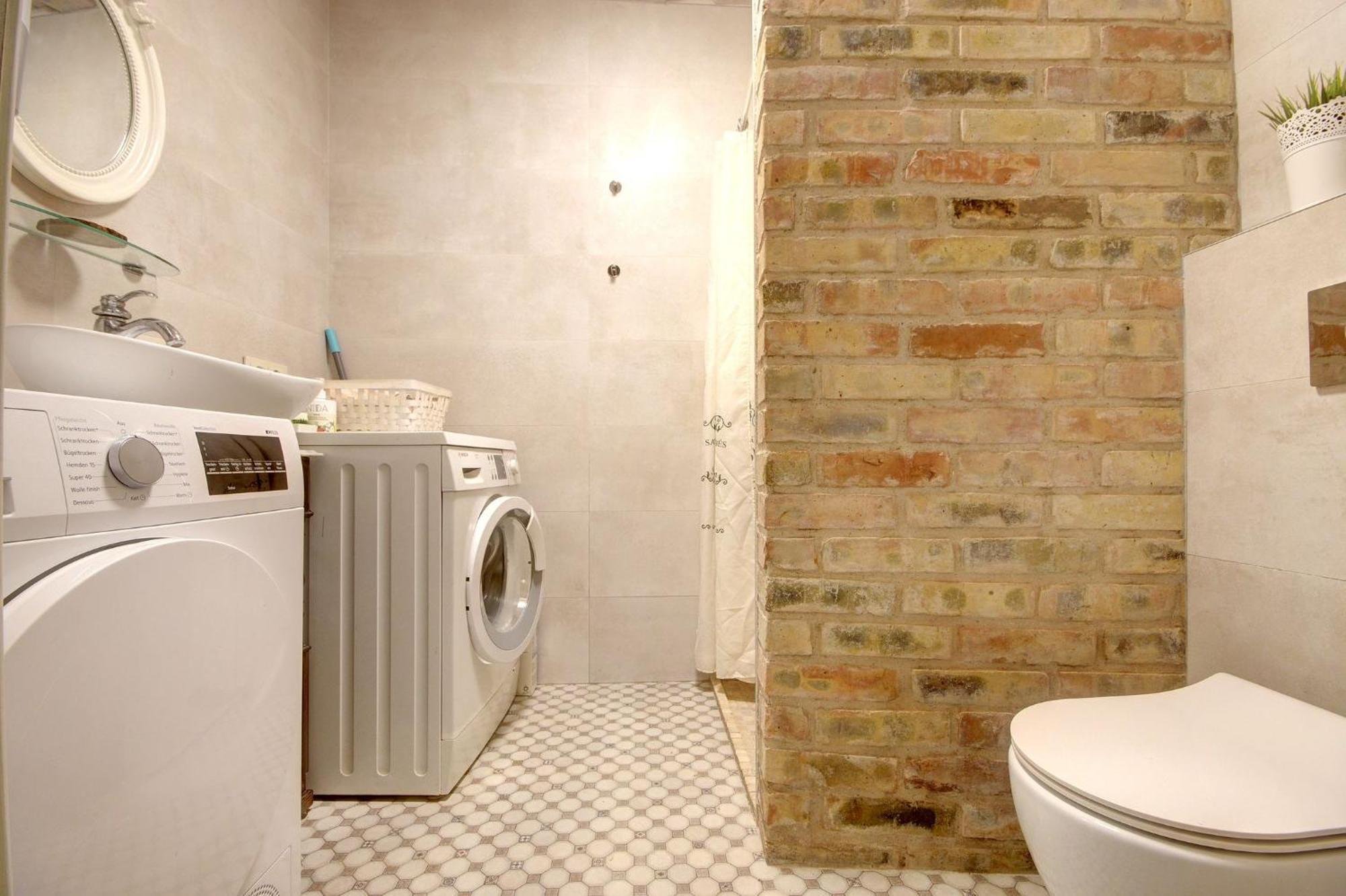 Historical Apartments X Free Parking Self Check In 24X7 By H&H VNO Exterior foto